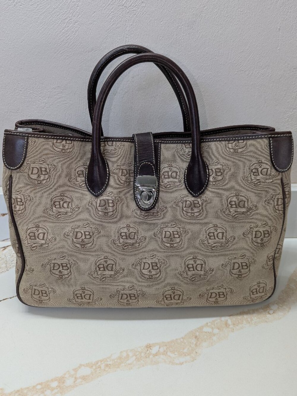 Vintage Dooney & Bourke Signature Tote. Excellent condition!